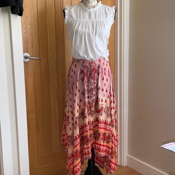 Angie, Long, Asymmetrical Hankercheif Skirt. Boho Chic! Small. Never been worn! - Picture 2 of 14